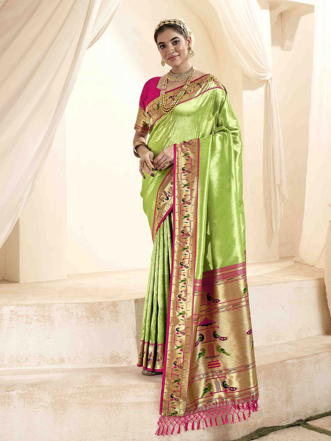 

Blissta Woven Design Zari Silk Blend Handloom Paithani Saree, Green