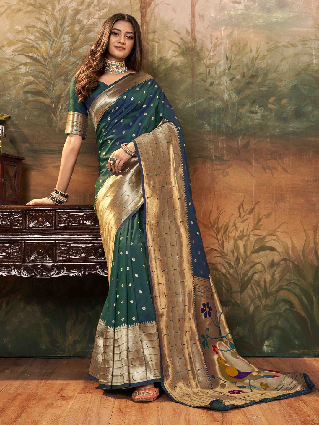 

KIMISHA Woven Design Zari Silk Blend Handloom Paithani Saree, Green