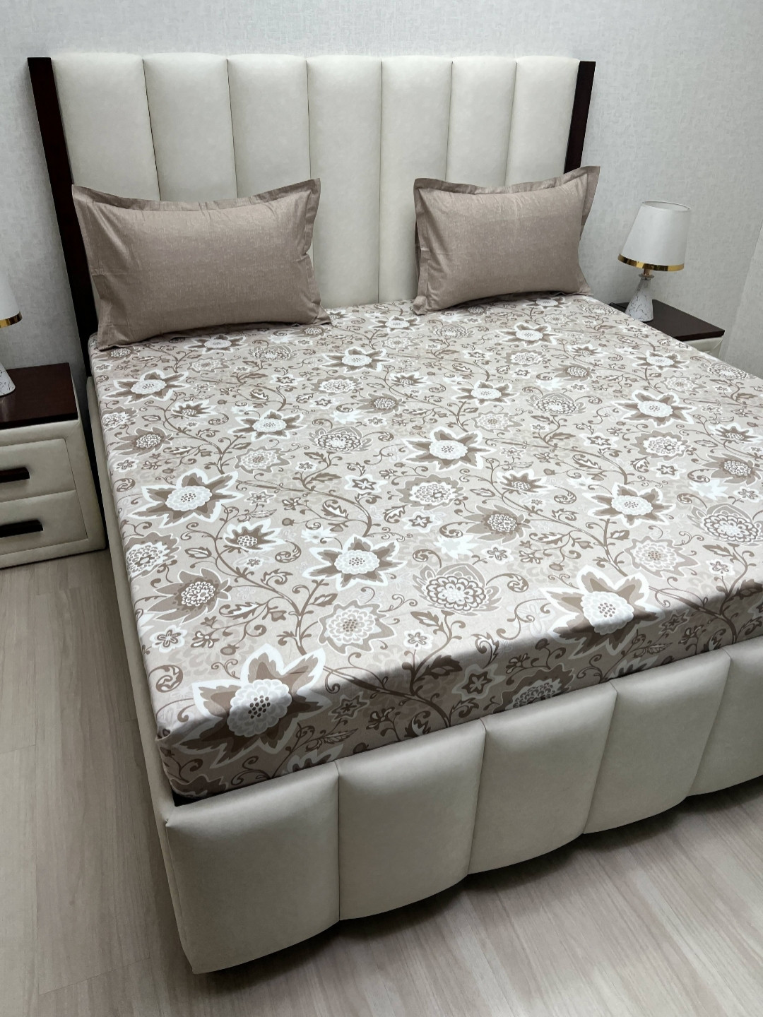

Pure Decor Lifestyle Brown Printed 250 TC Pure Cotton King Bedsheet Set- 2.74 m x 2.74 m