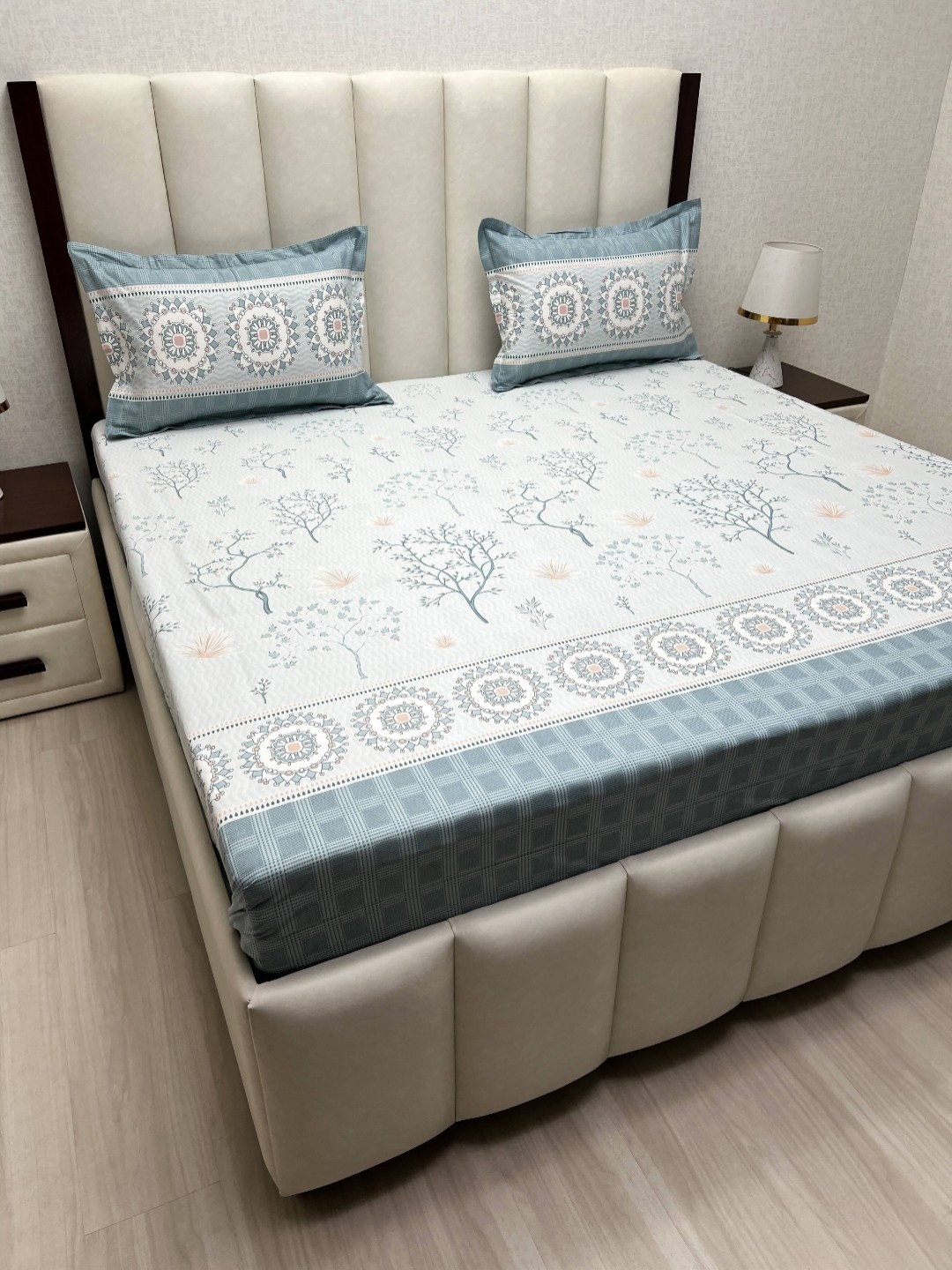 

Pure Decor Lifestyle White Printed Pure Cotton 300 TC King Bedsheet Set 2.74 m x 2.74 m, Blue