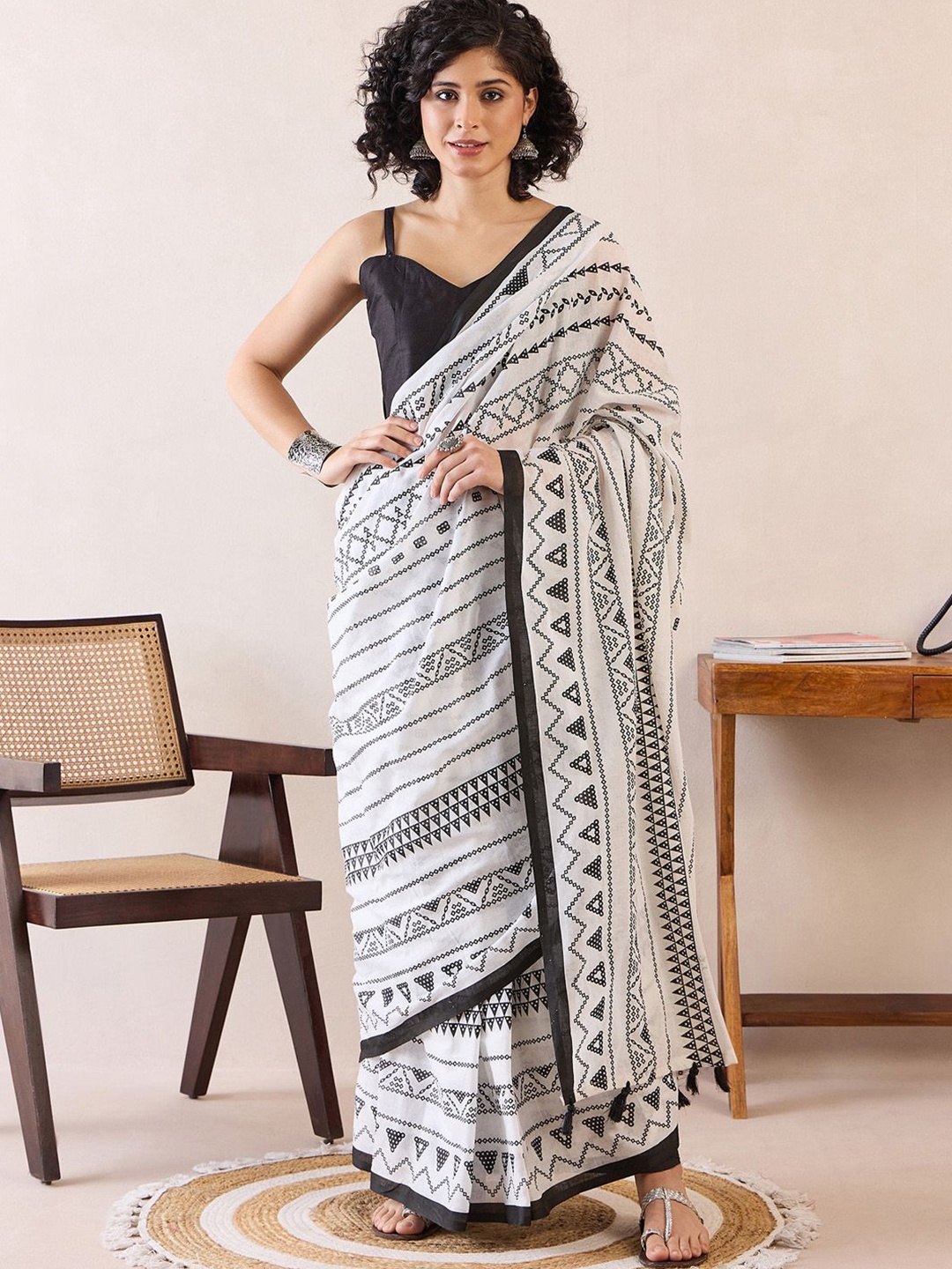 

Anouk Rustic Bagh Ready to Wear Block Print Saree, White