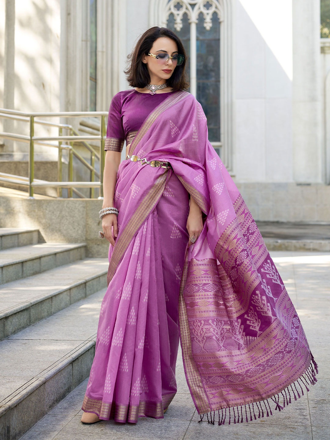 

Blissta Woven Design Zari Silk Blend Saree, Lavender