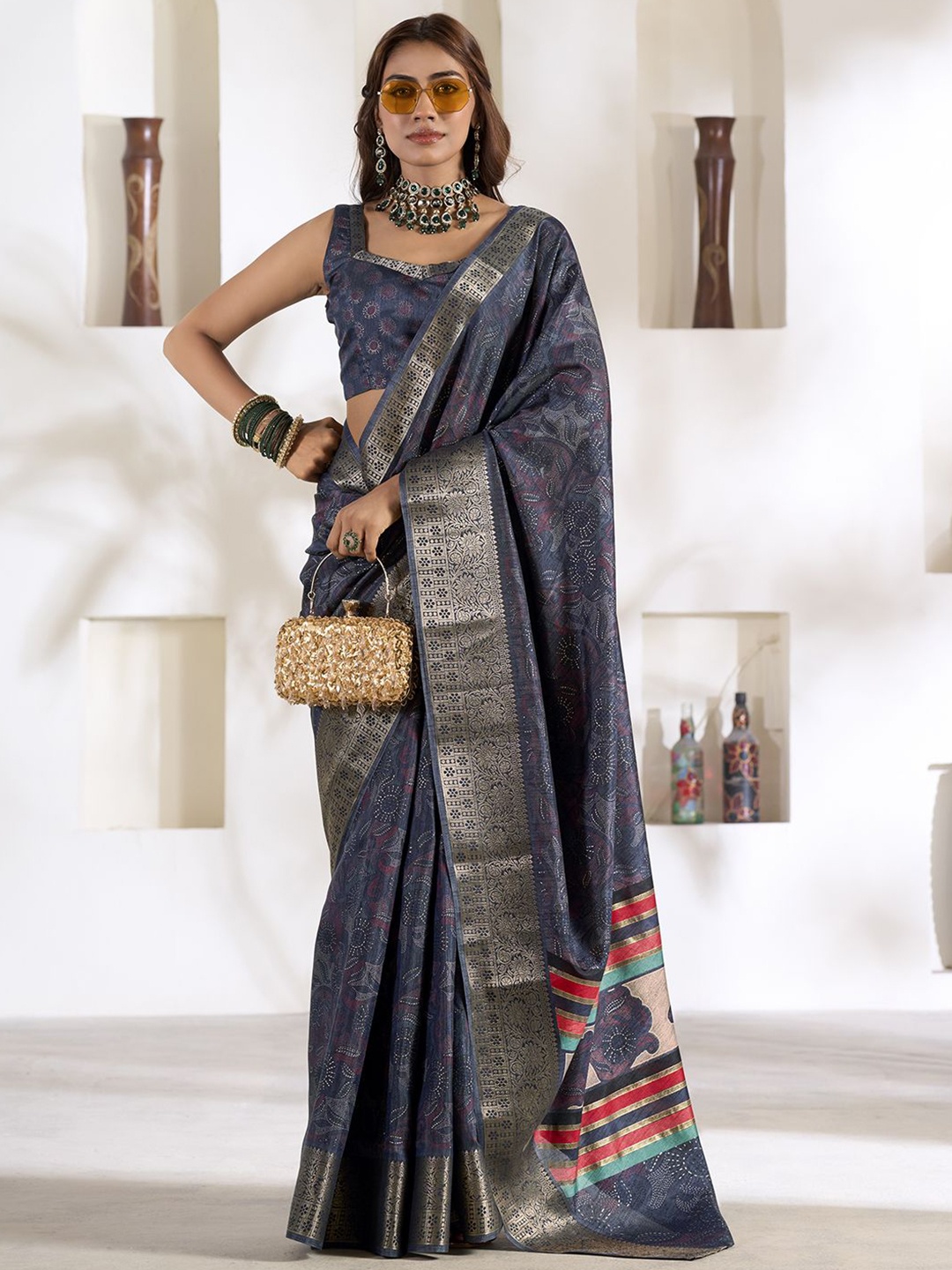 

DIVASTRI Embellished Zari Silk Blend Saree, Blue