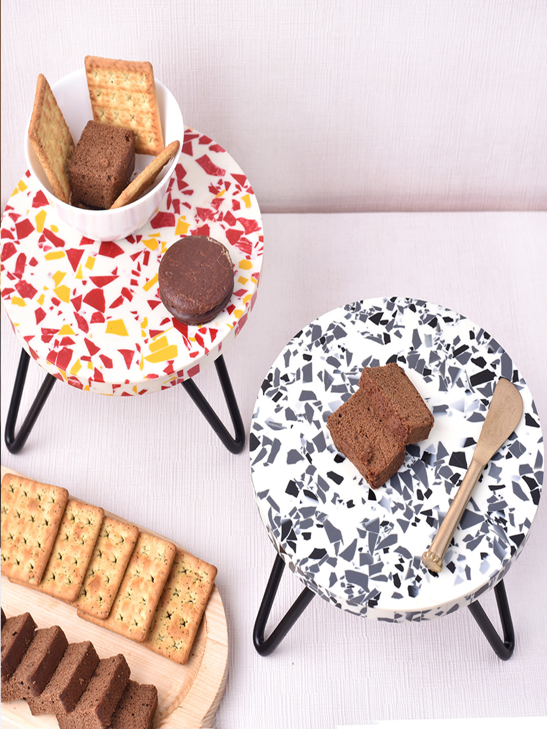 

Indianshelf White & Red 2 Pieces Abstract Printed Wooden Easy to Clean Cake Stands