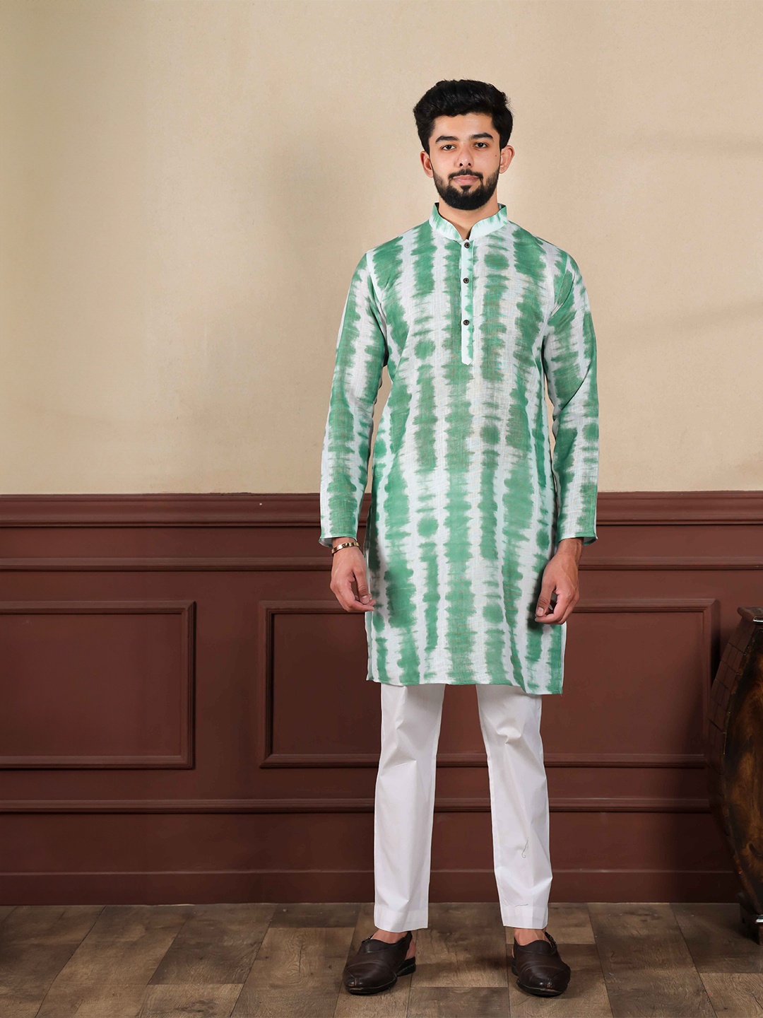 

Koshin Abstract Printed Mandarin Collar Straight Kurta, Green