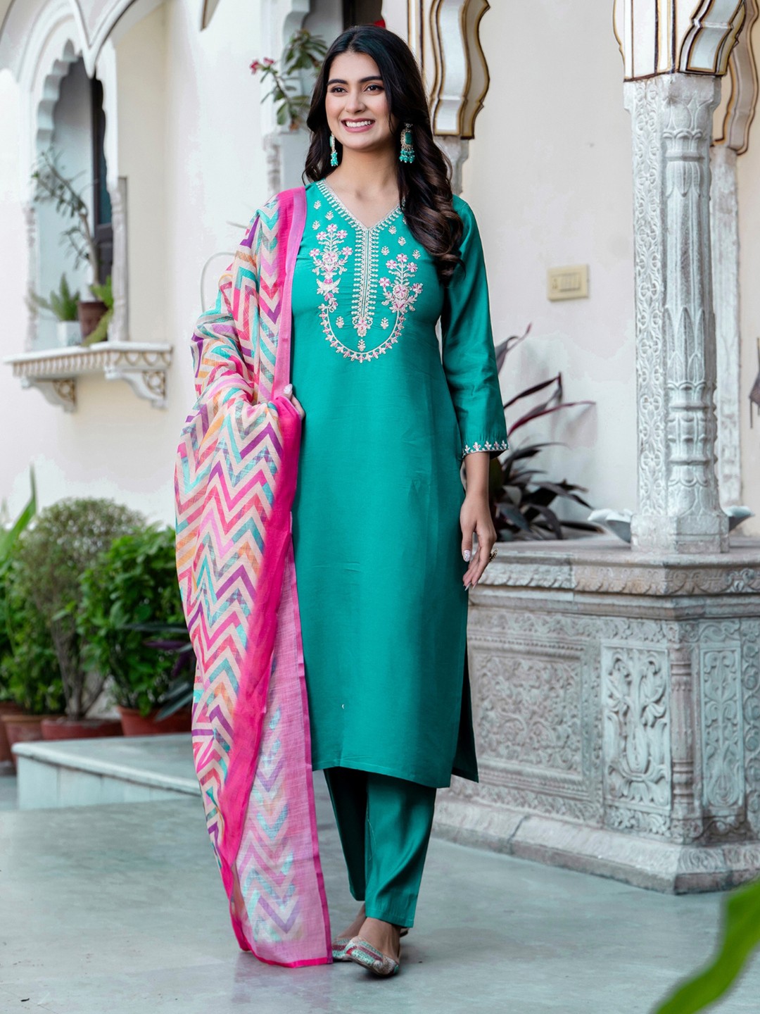 

Navlik Floral Yoke Design V-Neck Thread Work Straight Kurta With Trousers & Dupatta, Sea green