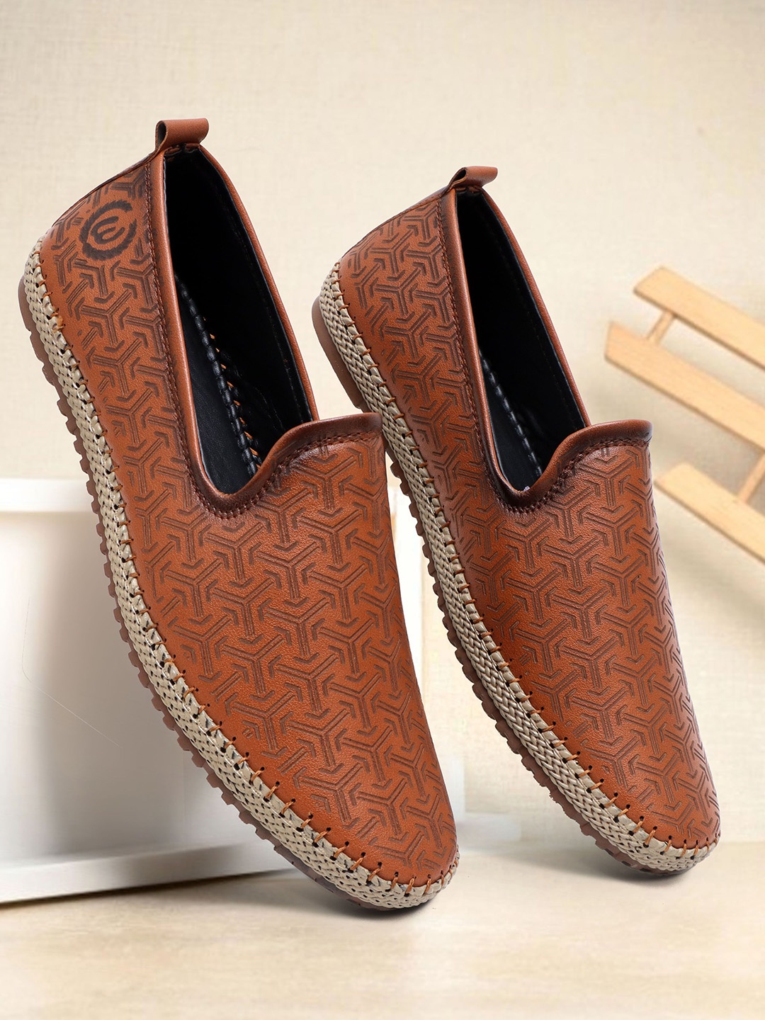 

WHITE WALKERS Men Loafers, Tan