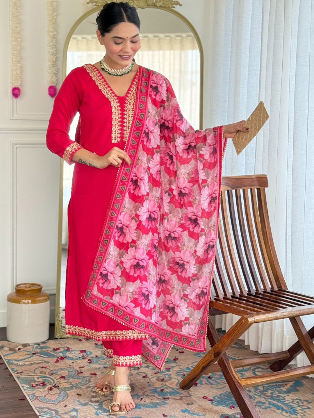

DIVASTRI Women Floral Embroidered Regular Kurta with Trousers & With Dupatta, Red