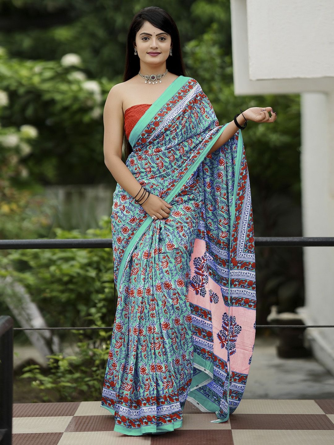 

Mitera Floral Bagru Saree, Turquoise blue