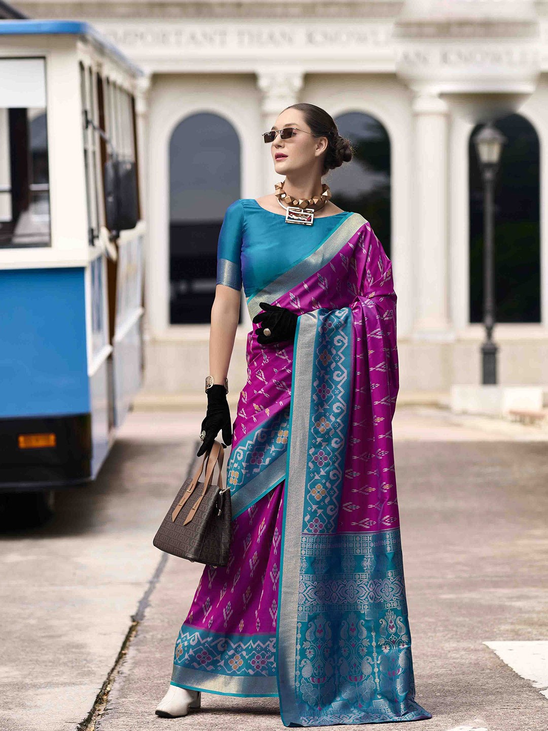 

Blissta Woven Design Zari Silk Blend Saree, Magenta