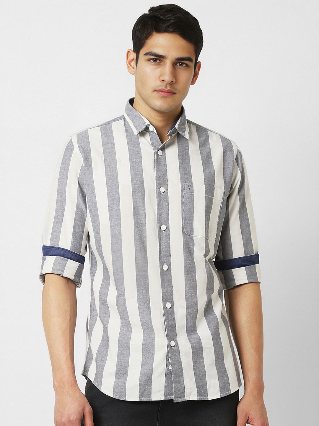 

VAN HEUSEN DENIM LABS Men Slim Fit Opaque Striped Casual Shirt, Grey