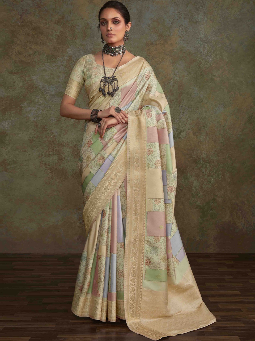 

Blissta Woven Design Zari Linen Blend Handloom Saree, Pink