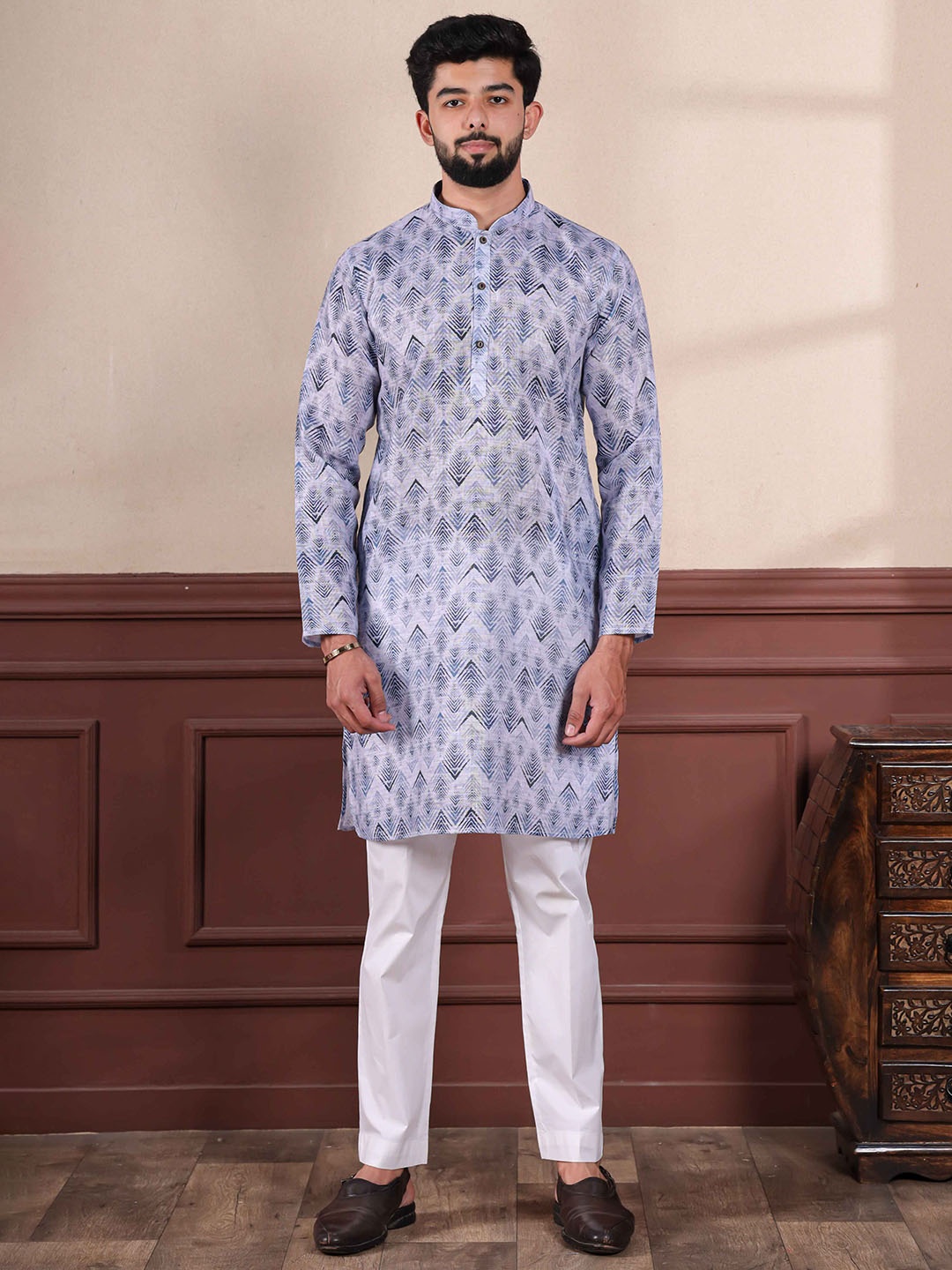 

Koshin Abstract Printed Mandarin Collar Linen Straight Kurta, Blue