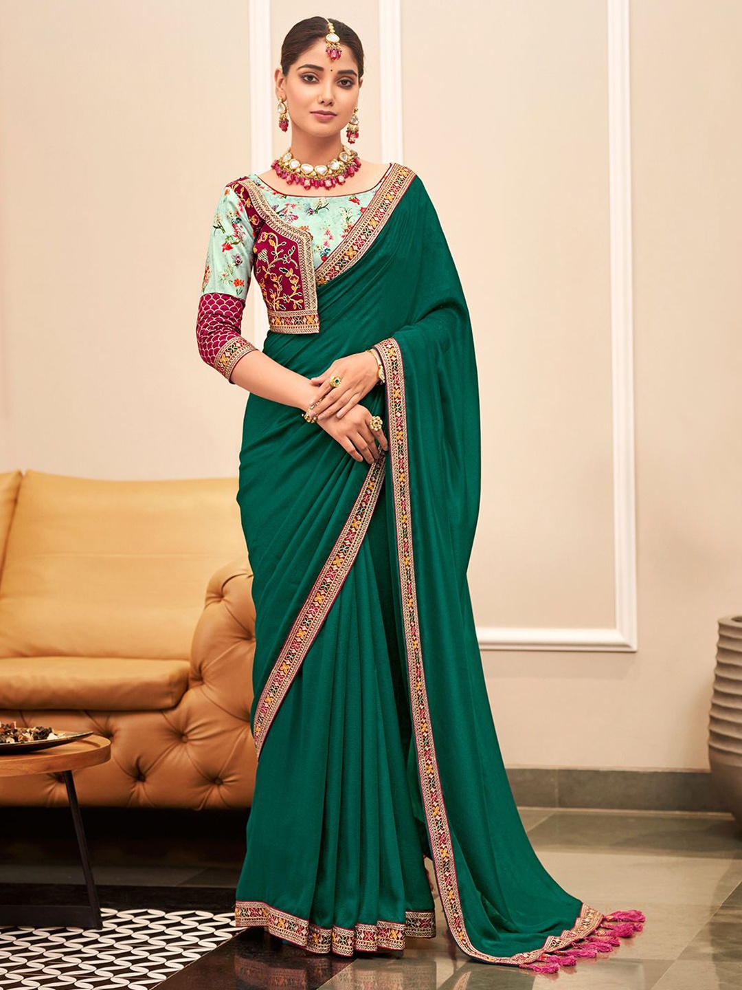 

DIVASTRI Embroidered Silk Blend Saree, Green