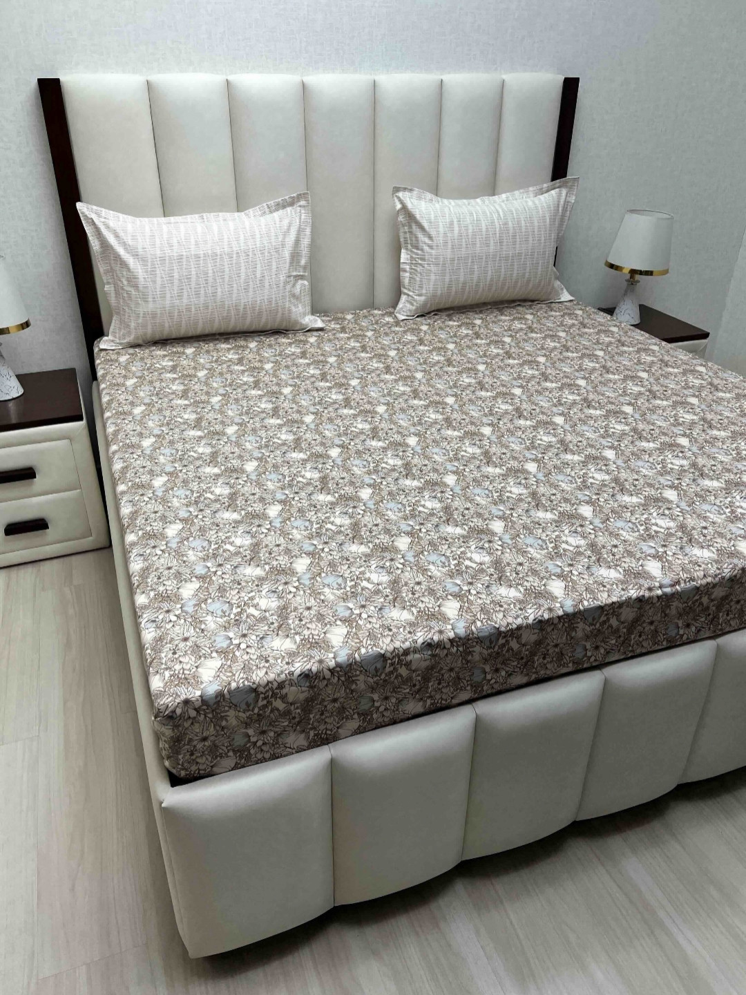 

Pure Decor Lifestyle Brown Floral Printed Cotton 240 TC King Bedsheet Set 2.74 m x 2.74 m