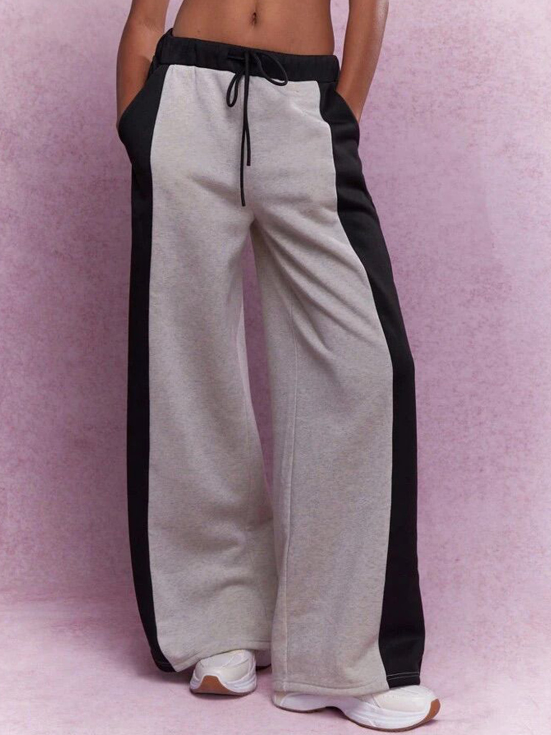 

The Roadster Lifestyle Co. Loose Fit High-Rise Cargo Trousers, Grey
