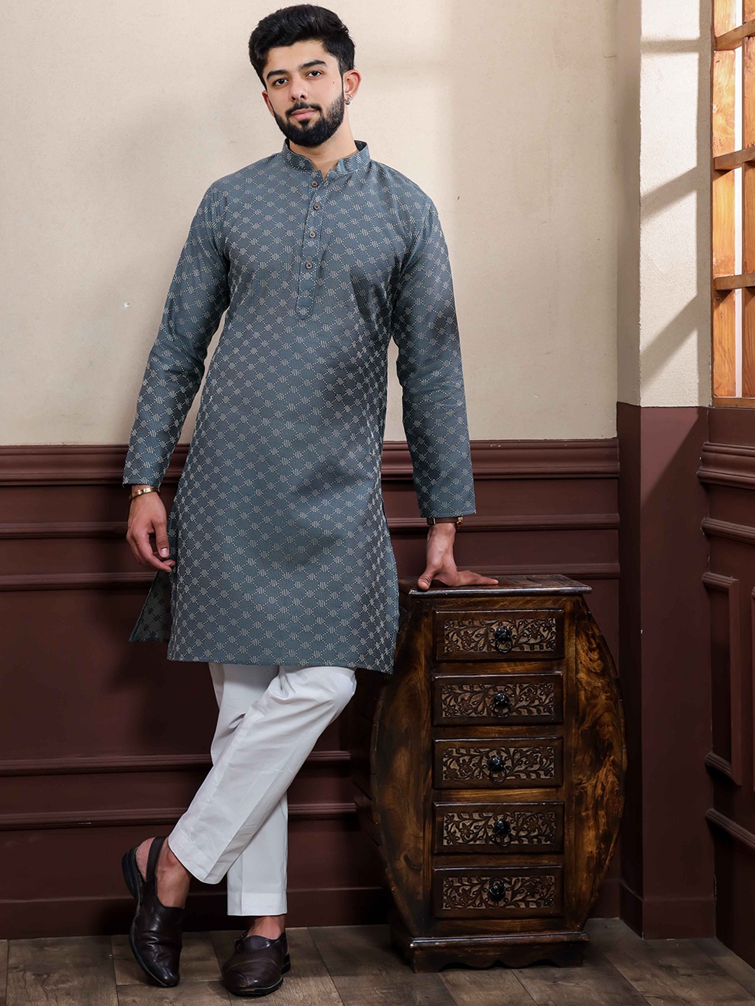 

Koshin Woven Design Mandarin Collar Cotton Straight Kurta, Grey