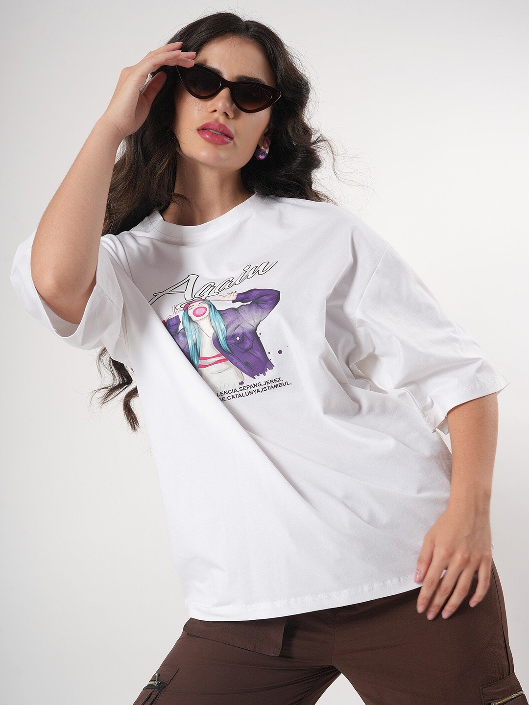 

clobug Women Printed Applique T-shirt, White