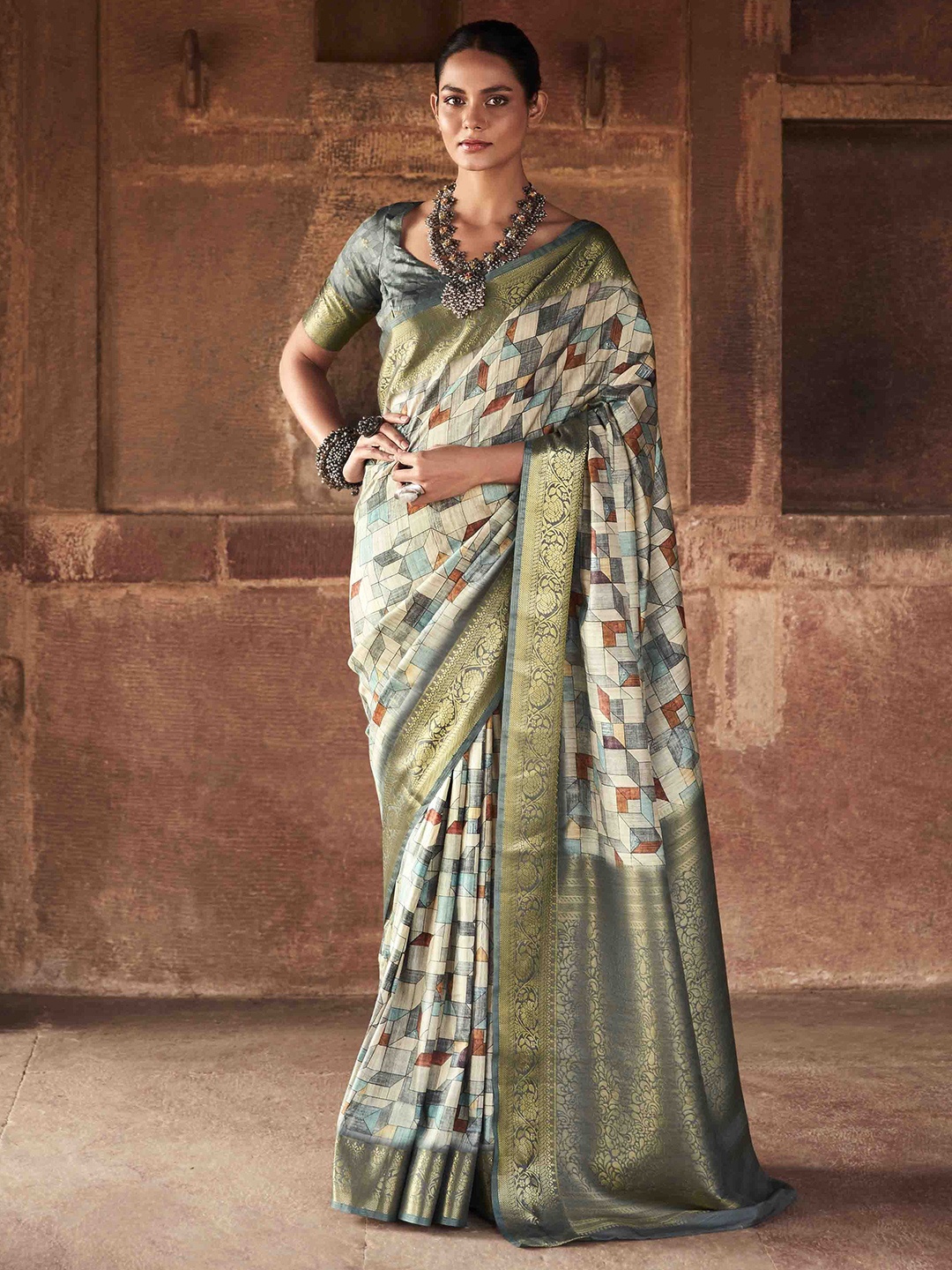 

KIMISHA Woven Design Silk Blend Handloom Saree, Sea green