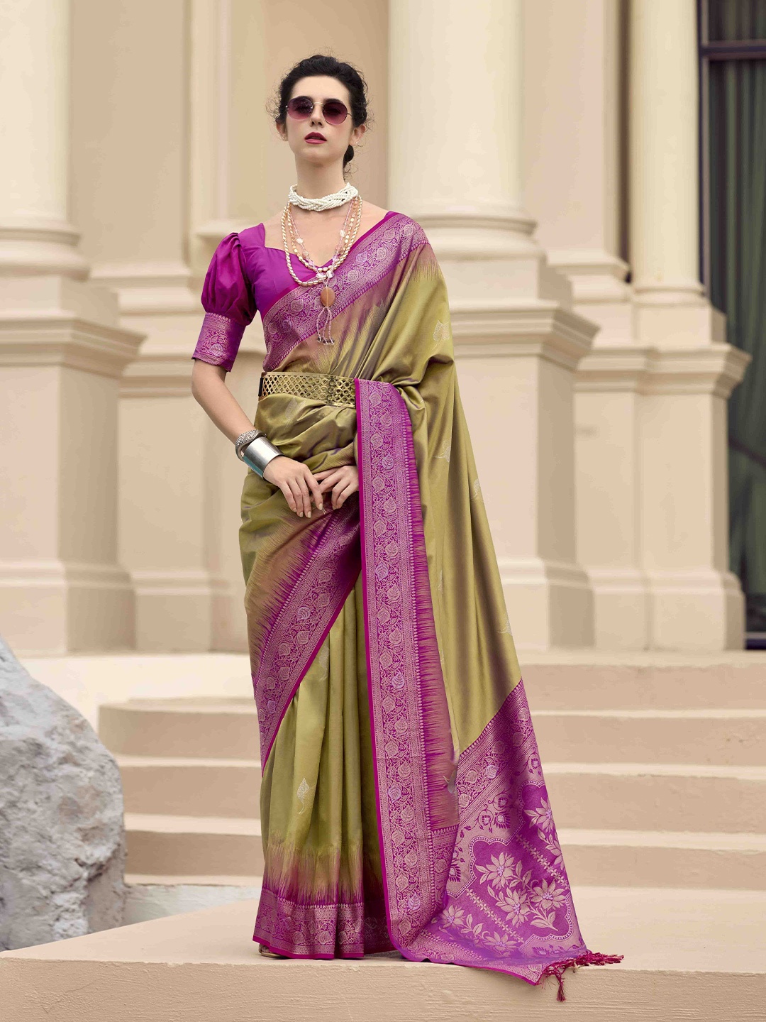 

Blissta Zari Silk Blend Saree, Green