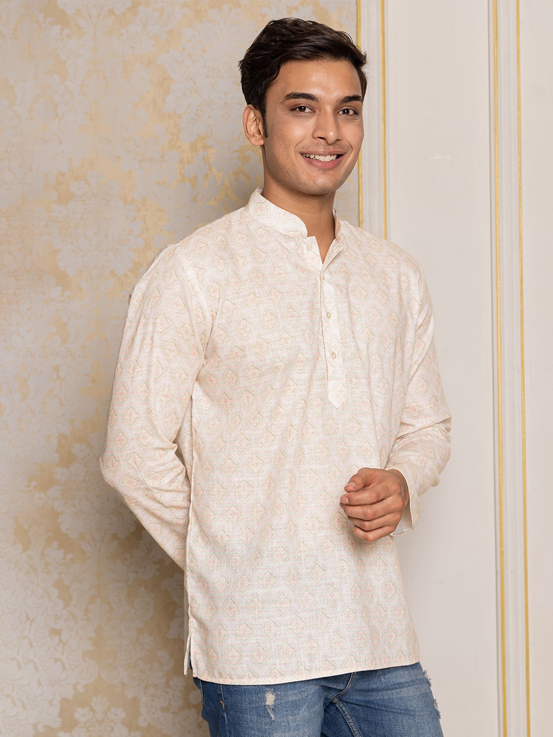 

Ethnic India Geometric Woven Design Mandarin Collar Kurta, White