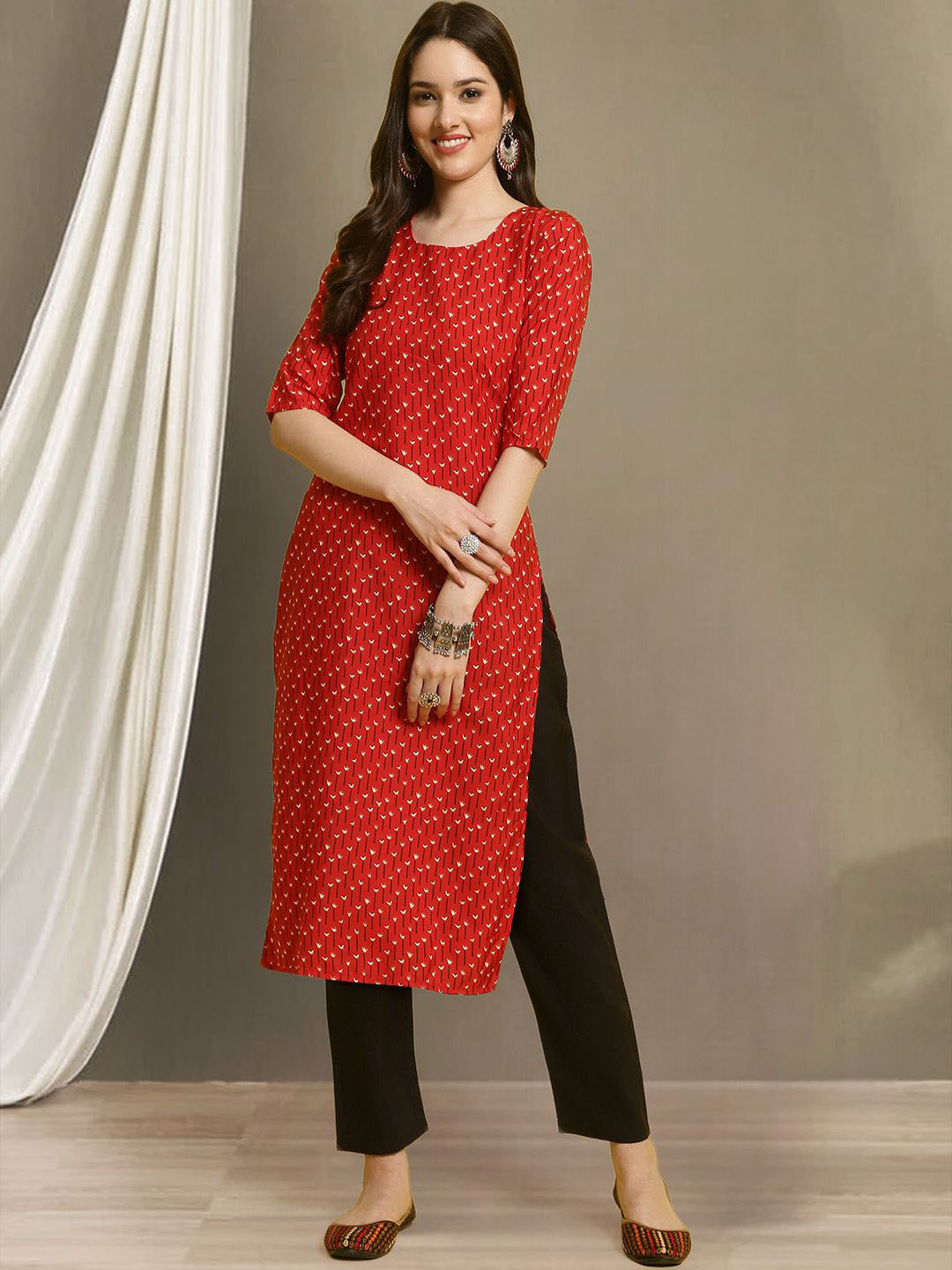 

Moda Rapido Floral Printed Round Neck Straight Kurta With Trousers, Red