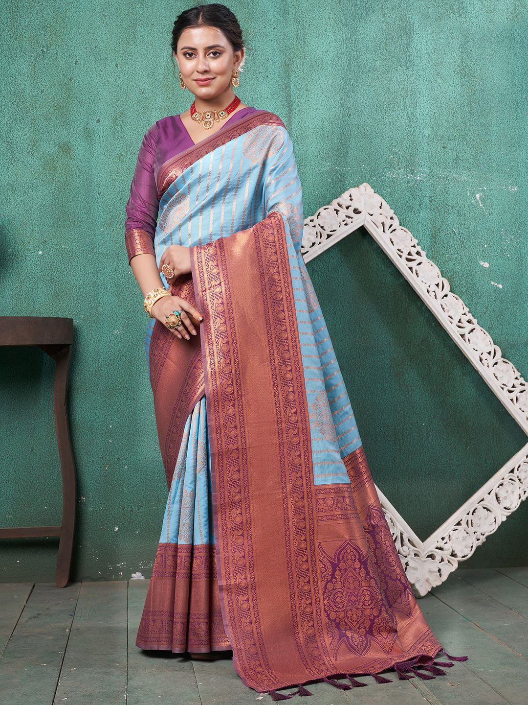 

DIVASTRI Woven Design Zari Silk Blend Kanjeevaram Saree, Blue
