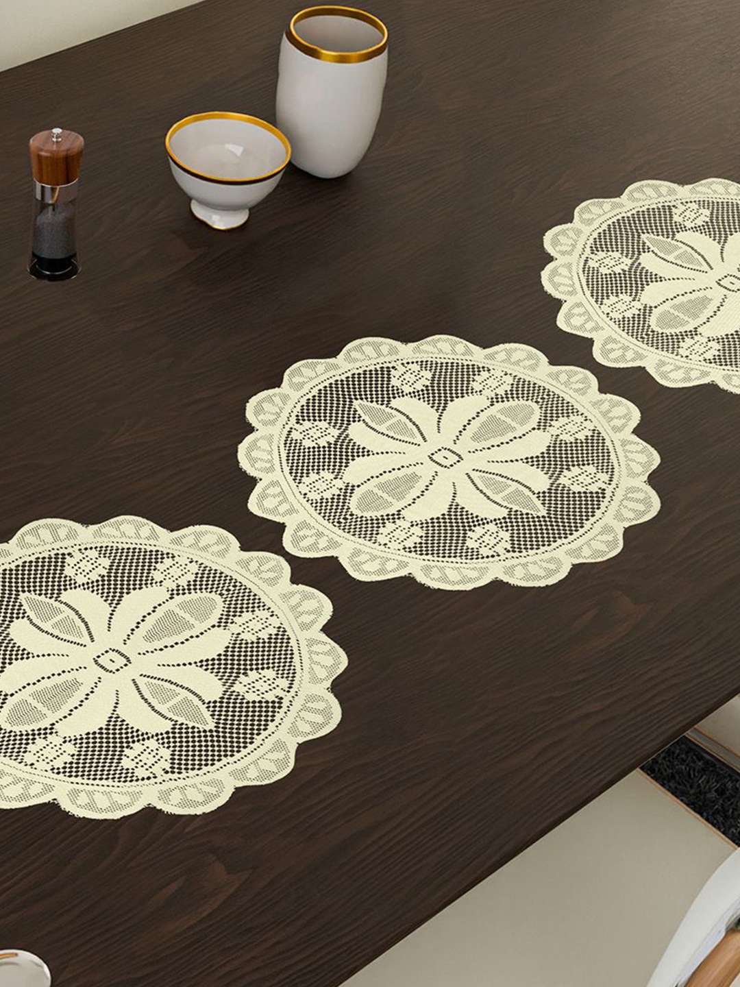 

Kuber Industries Cream-Coloured 3 Pieces Floral Cotton Round Shape Net Table Placemats