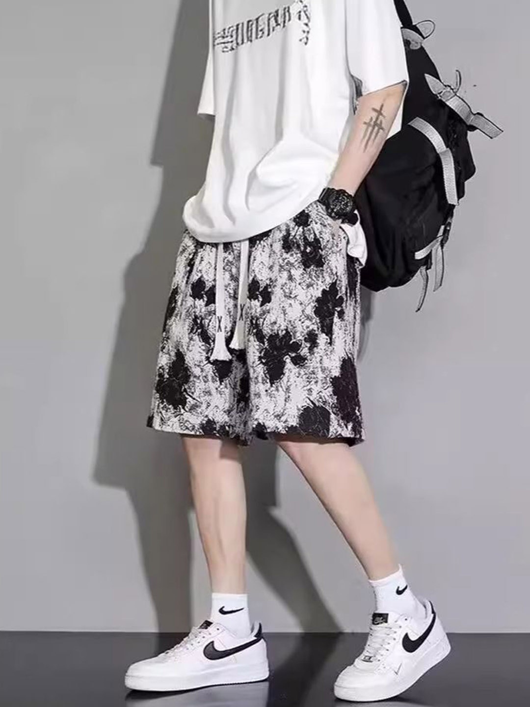 

StyleCast Men Printed Shorts, Multi