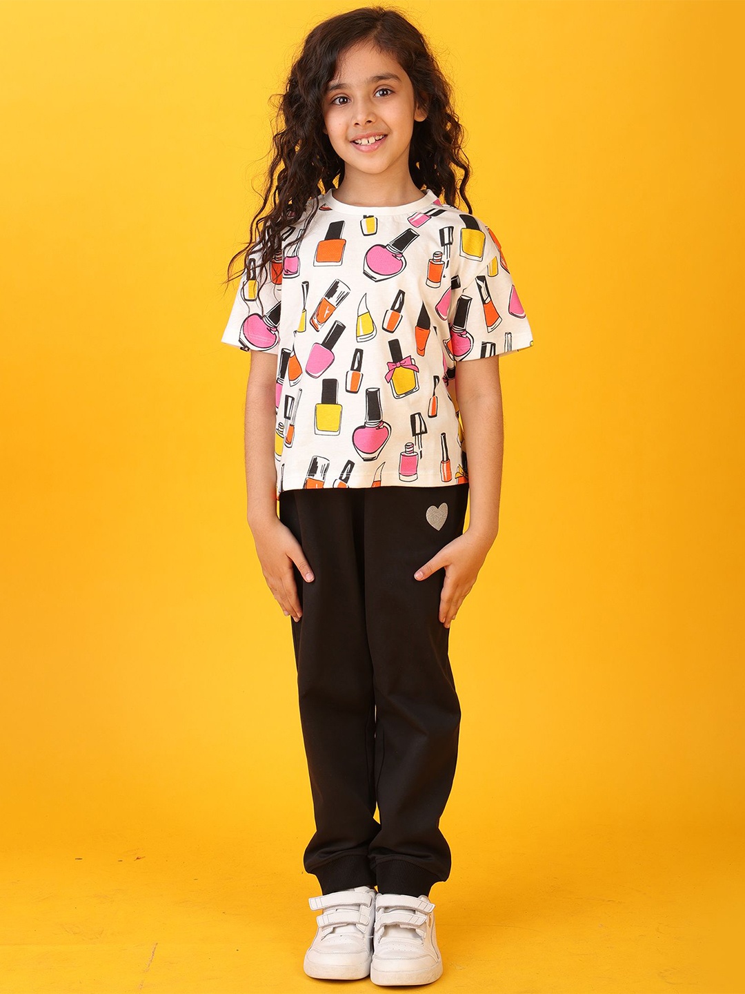 

Anthrilo Girls Printed Nail Paine Heart Summer T-Shirt With Jogger Set, White