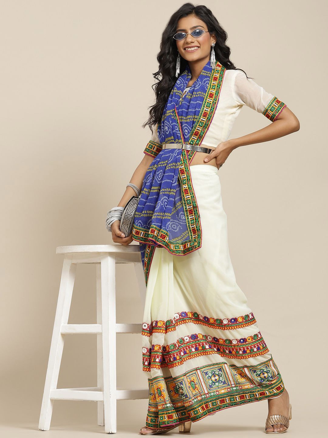 

DIVASTRI Floral Embroidered Pure Georgette Half and Half Bandhani Saree, Blue