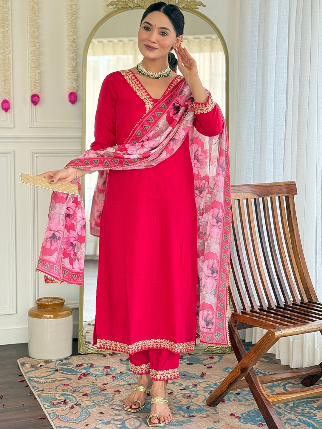 

Navlik Floral Embroidered Thread Work Straight Kurta with Trousers & Dupatta, Pink