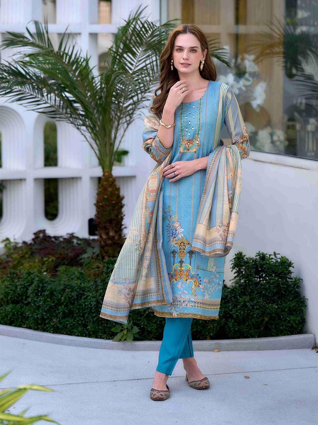 

MOJILAA Women Ethnic Motifs Printed Regular Sequinned Kurta with Trousers & With Dupatta, Blue