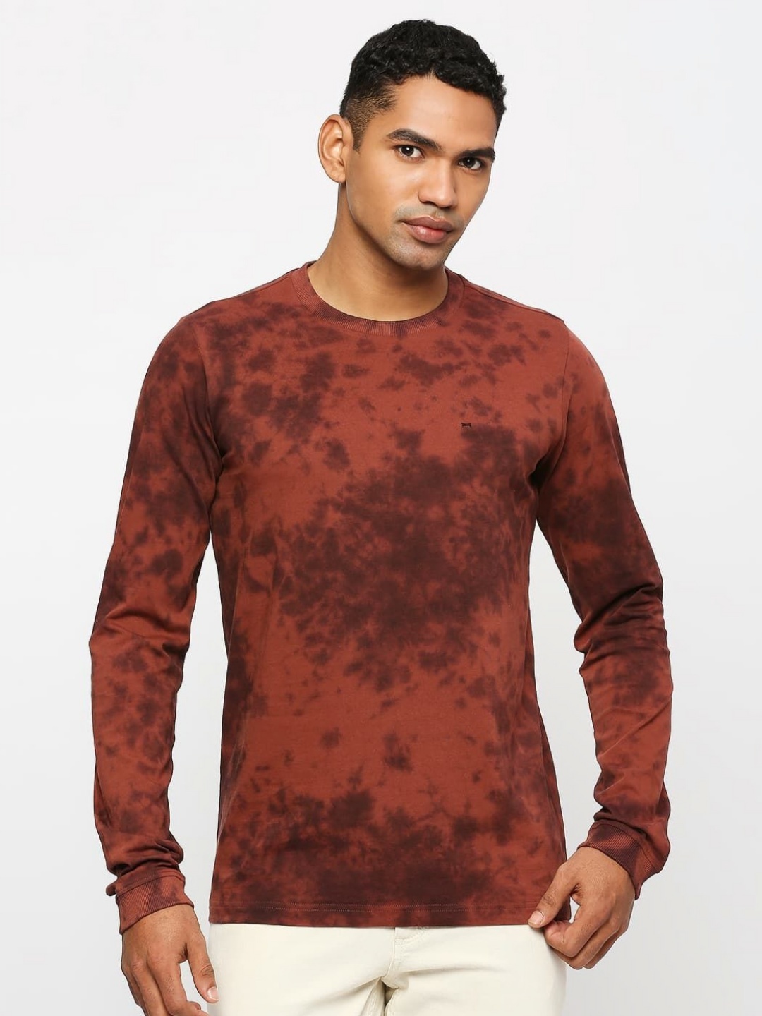 

Basics Men Dyed Pockets Slim Fit T-shirt, Brown
