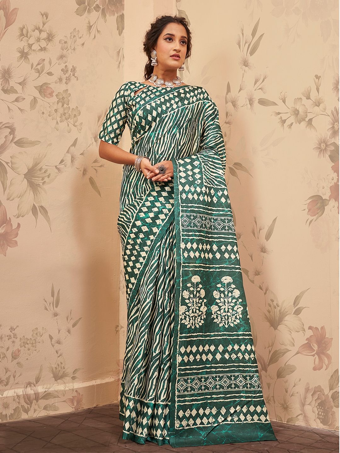 

Mitera Silk Blend Block Print Saree, Teal