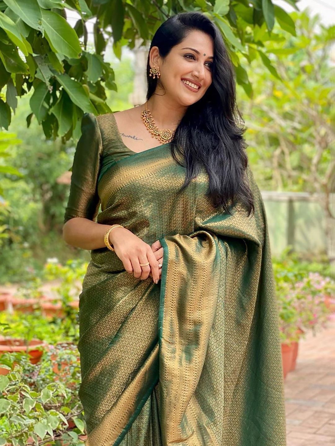 

Anouk Rustic Woven Design Zari Silk Blend Banarasi Saree, Green