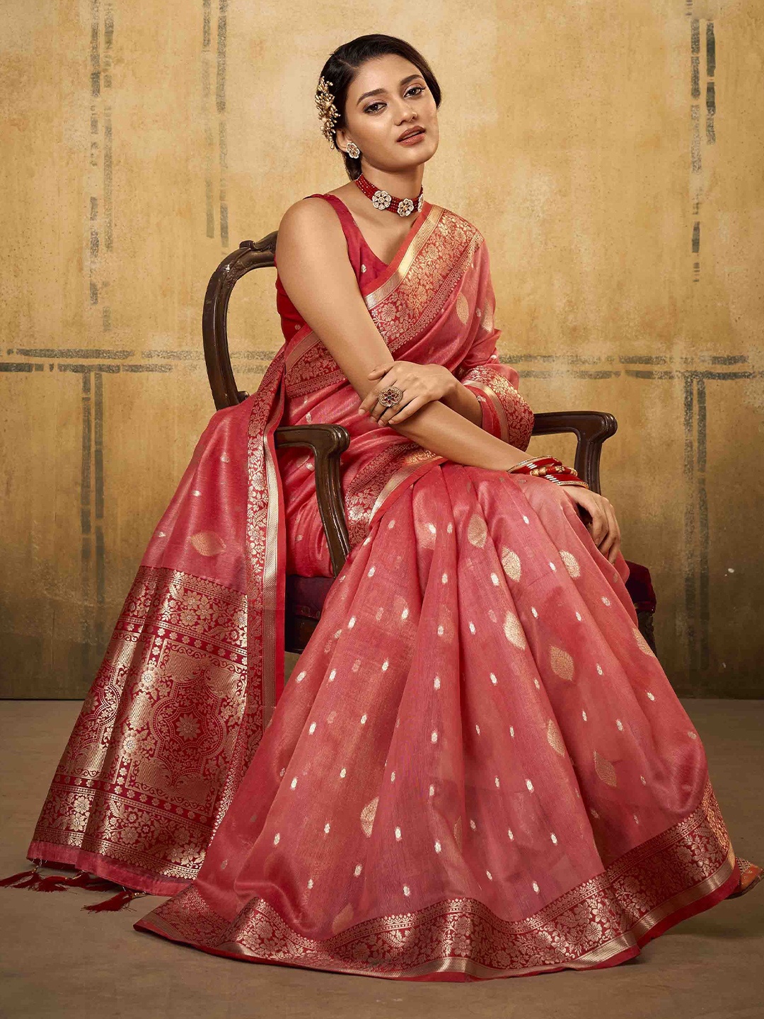 

KIMISHA Woven Design Zari Silk Blend Handloom Saree, Pink