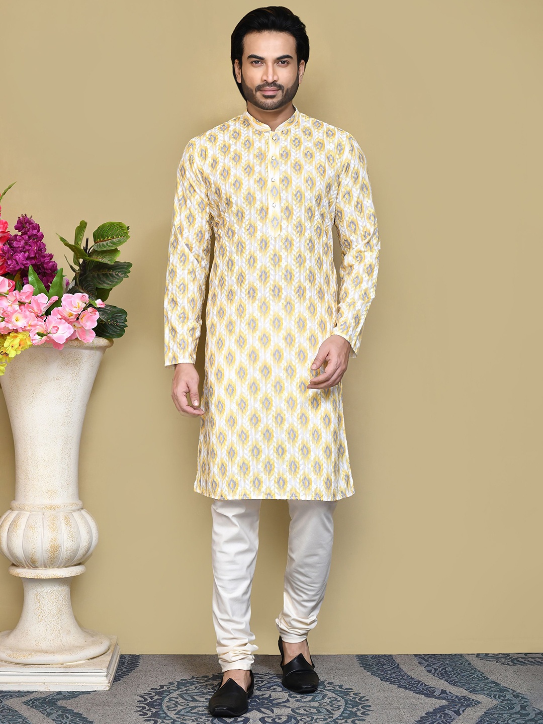 

RANAK Men Floral Embroidered Regular Pure Cotton Kurta with Pyjamas, Yellow