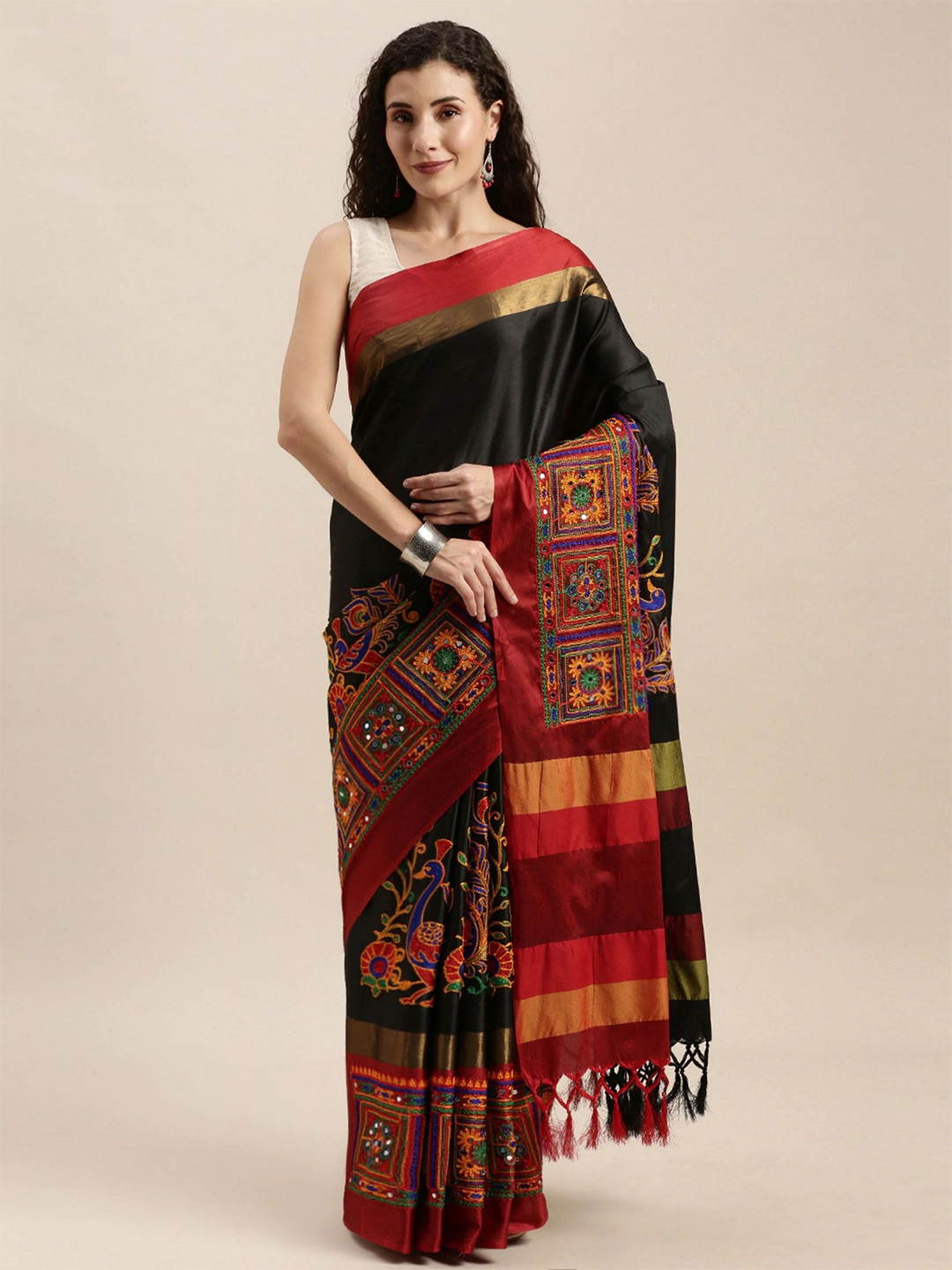 

DIVASTRI Floral Embroidered Silk Cotton Banarasi Saree, Black