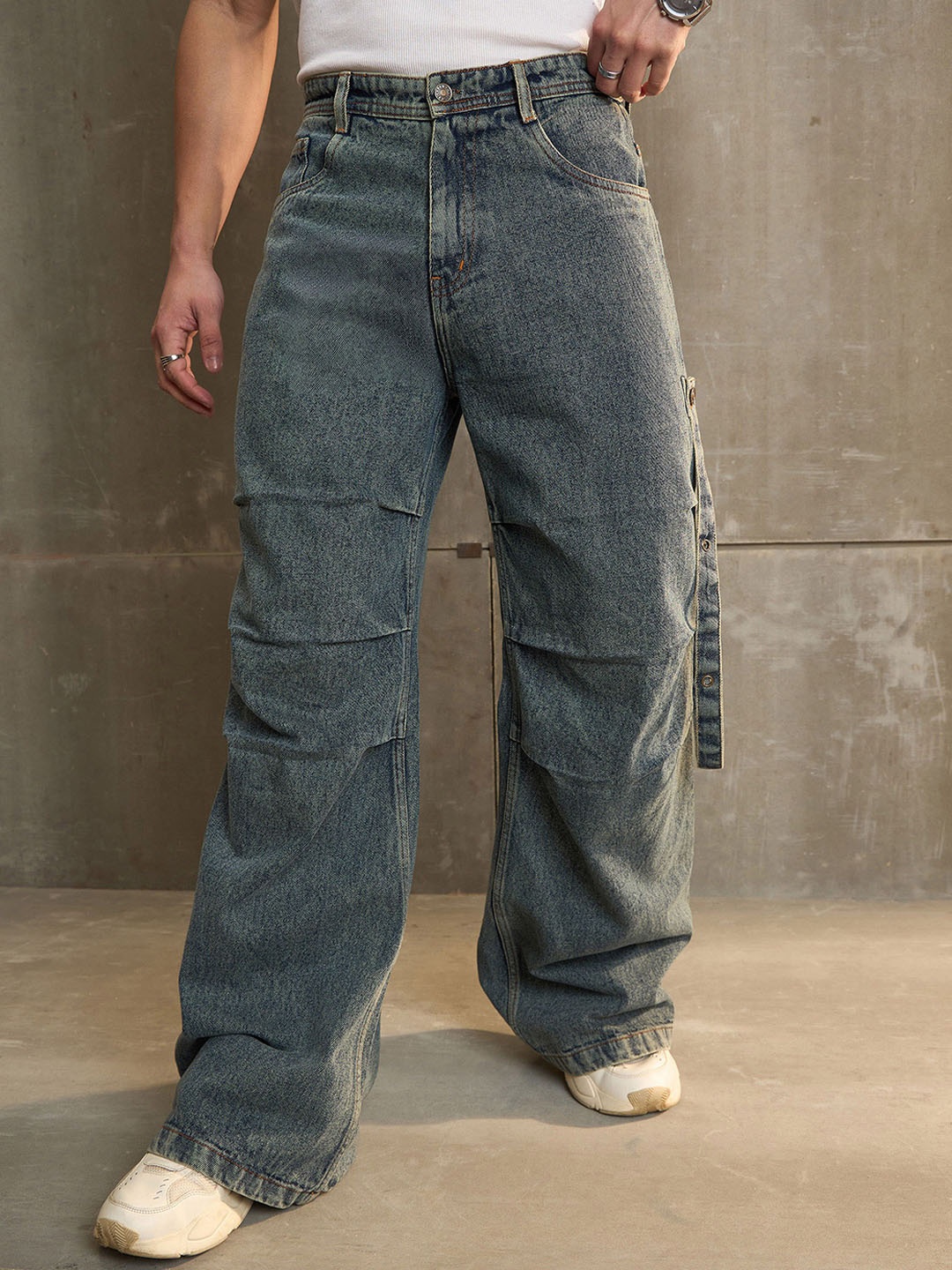 

MASCLN SASSAFRAS Men Light Fade Acid Wash Jeans, Blue