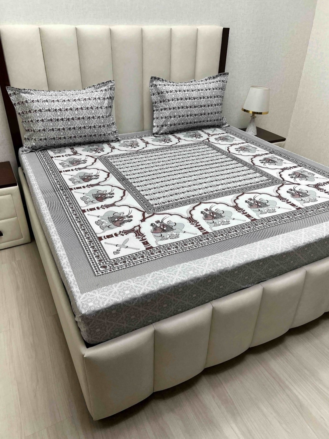 

Pure Decor Lifestyle Grey Printed Pure Cotton 330 TC King Bedsheet Set 2.74 m x 2.74 m