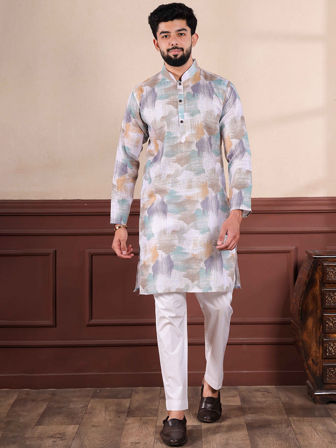 

Koshin Men Printed Handloom Kurta, Off white