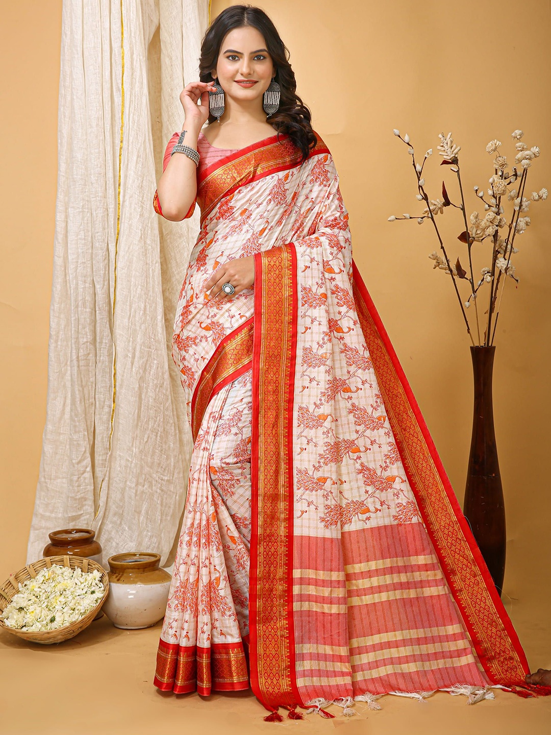 

V3 FASHION STUDIO Ethnic Motifs Zari Art Silk Saree, Red