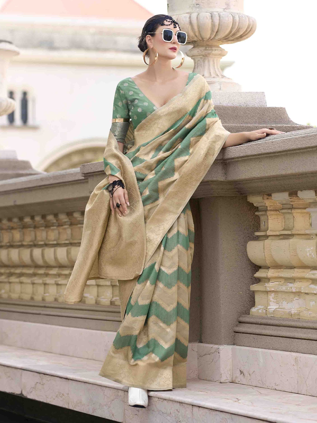 

KIMISHA Woven Design Linen Blend Saree, Sea green