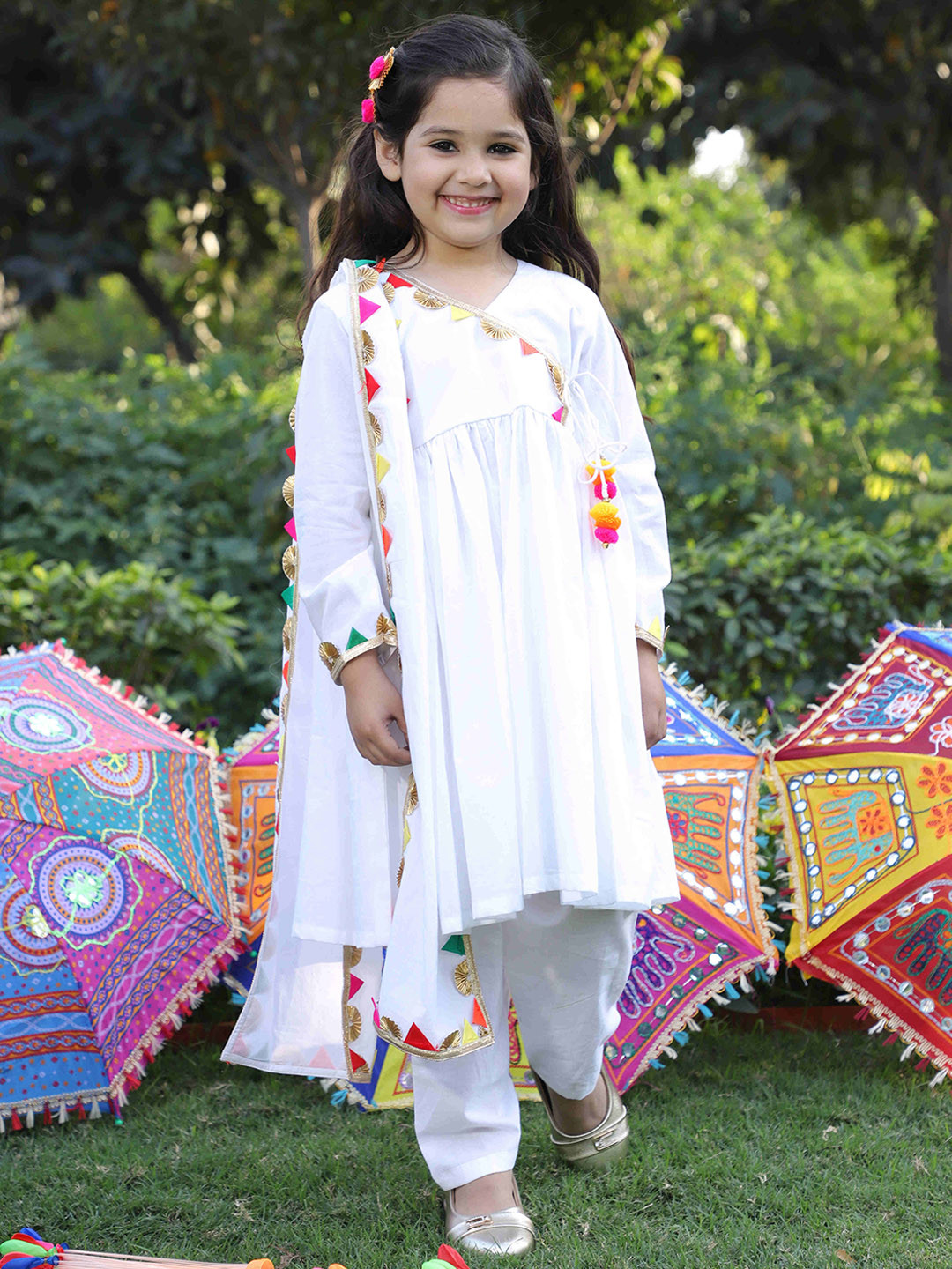 

EthIndia Girls Geometric Yoke Design Angrakha Pure Cotton Kurta With Pyjama & Dupatta, White