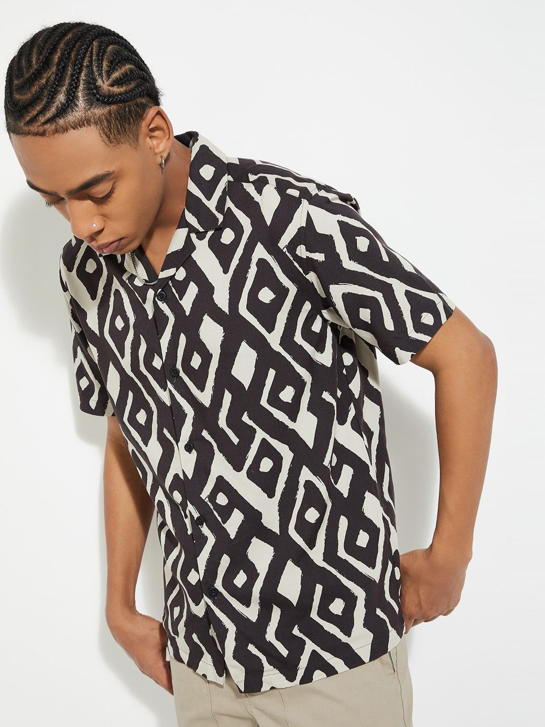 

max Men Opaque Printed Casual Shirt, Brown