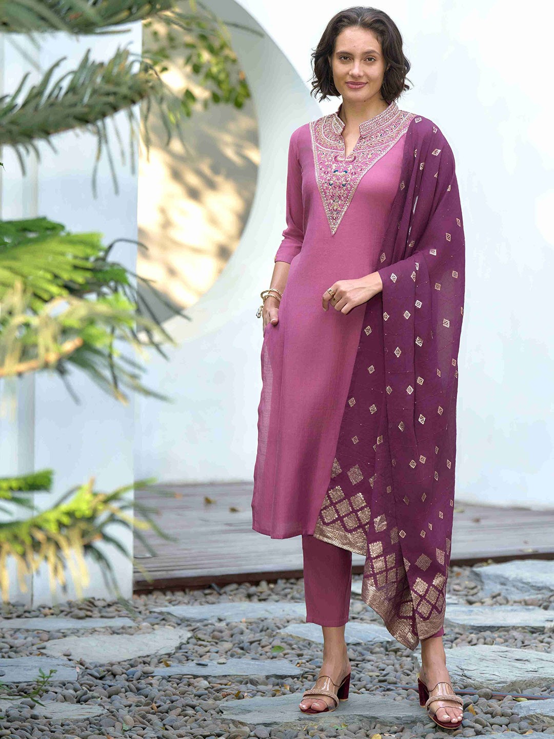 

MOJILAA Women Floral Embroidered Regular Beads and Stones Kurta with Trousers & With Dupatta, Pink