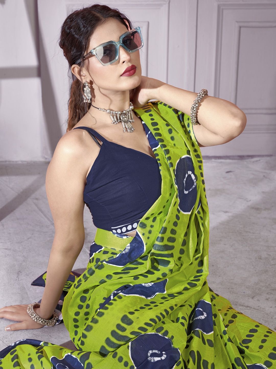 

Anouk Rustic Tie and Dye Ready to Wear Bagh Saree, Green