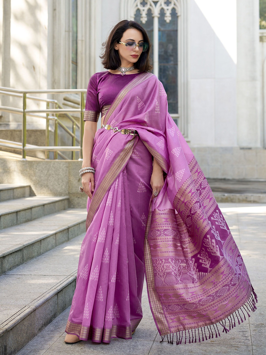 

KIMISHA Woven Design Zari Silk Blend Handloom Saree, Lavender