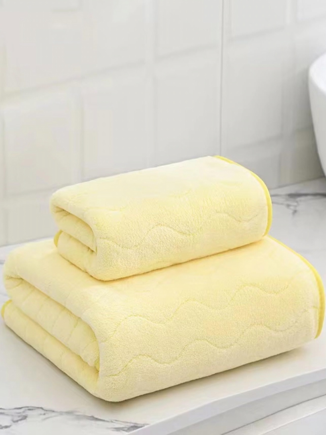

HomeCloud Yellow 2 Piece Terry Cotton 400 GSM Towel Set